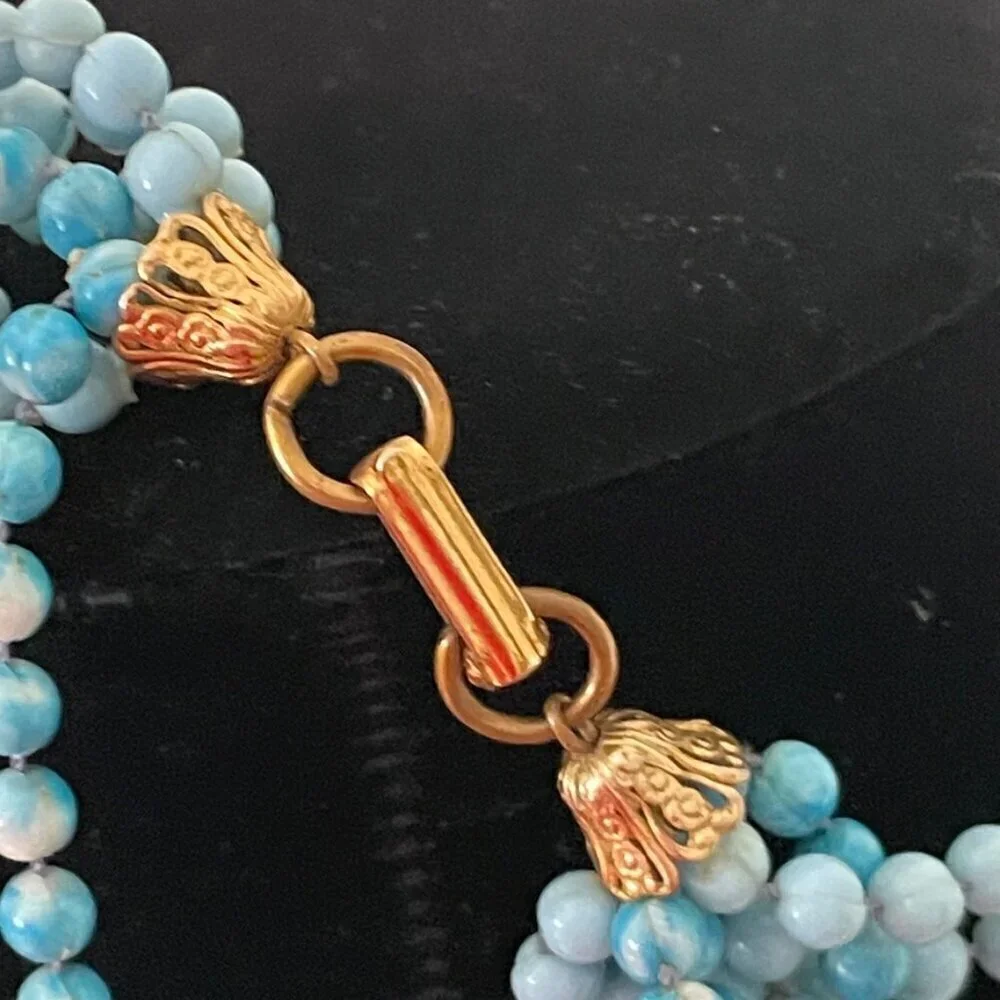 VINTAGE BEADED NECKLACE BLUE CIRCA 1970s